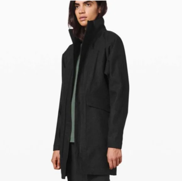 Reykur parka EUC - Picture 2 of 11